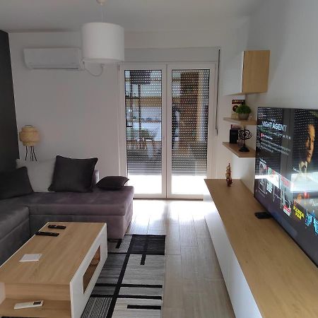 Lovely One Bedroom Apartment Ub Esterno foto