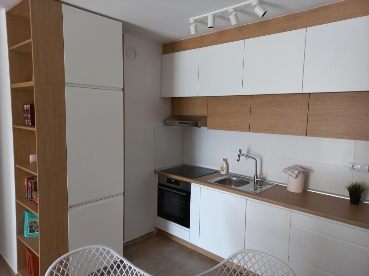 Lovely One Bedroom Apartment Ub Esterno foto
