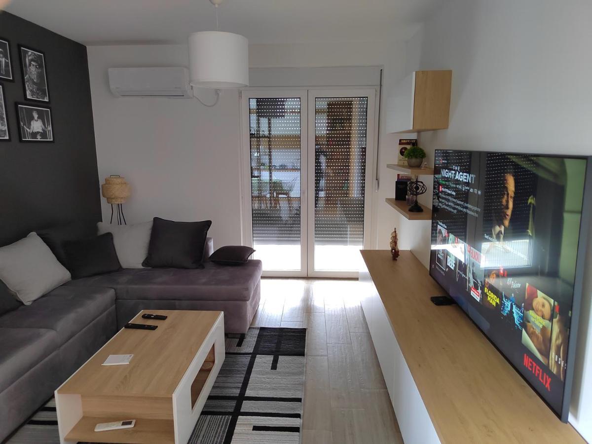 Lovely One Bedroom Apartment Ub Esterno foto